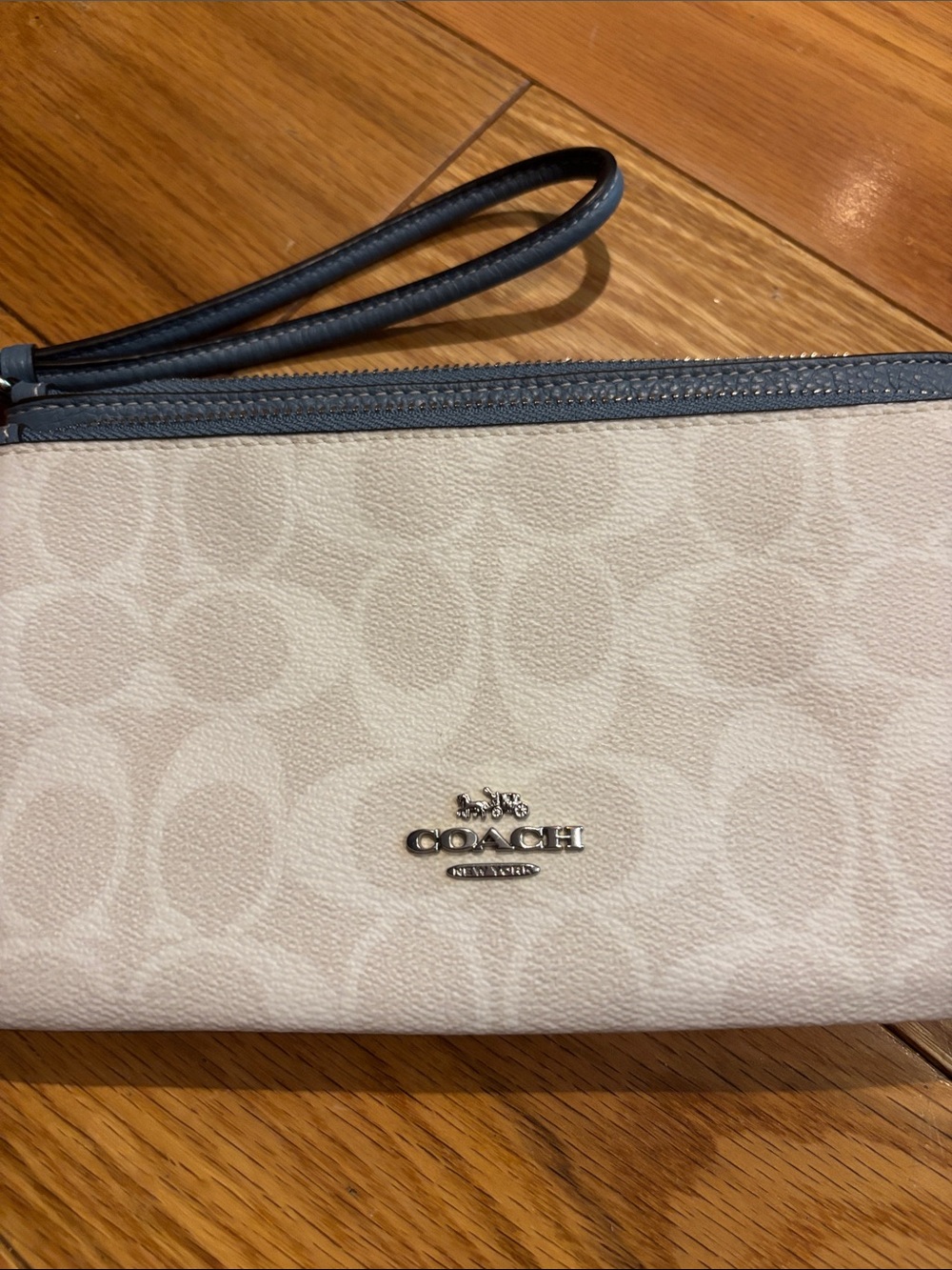 New! Coach Pebbled leather double zip wristlet Wallet. - Picture 6 of 12